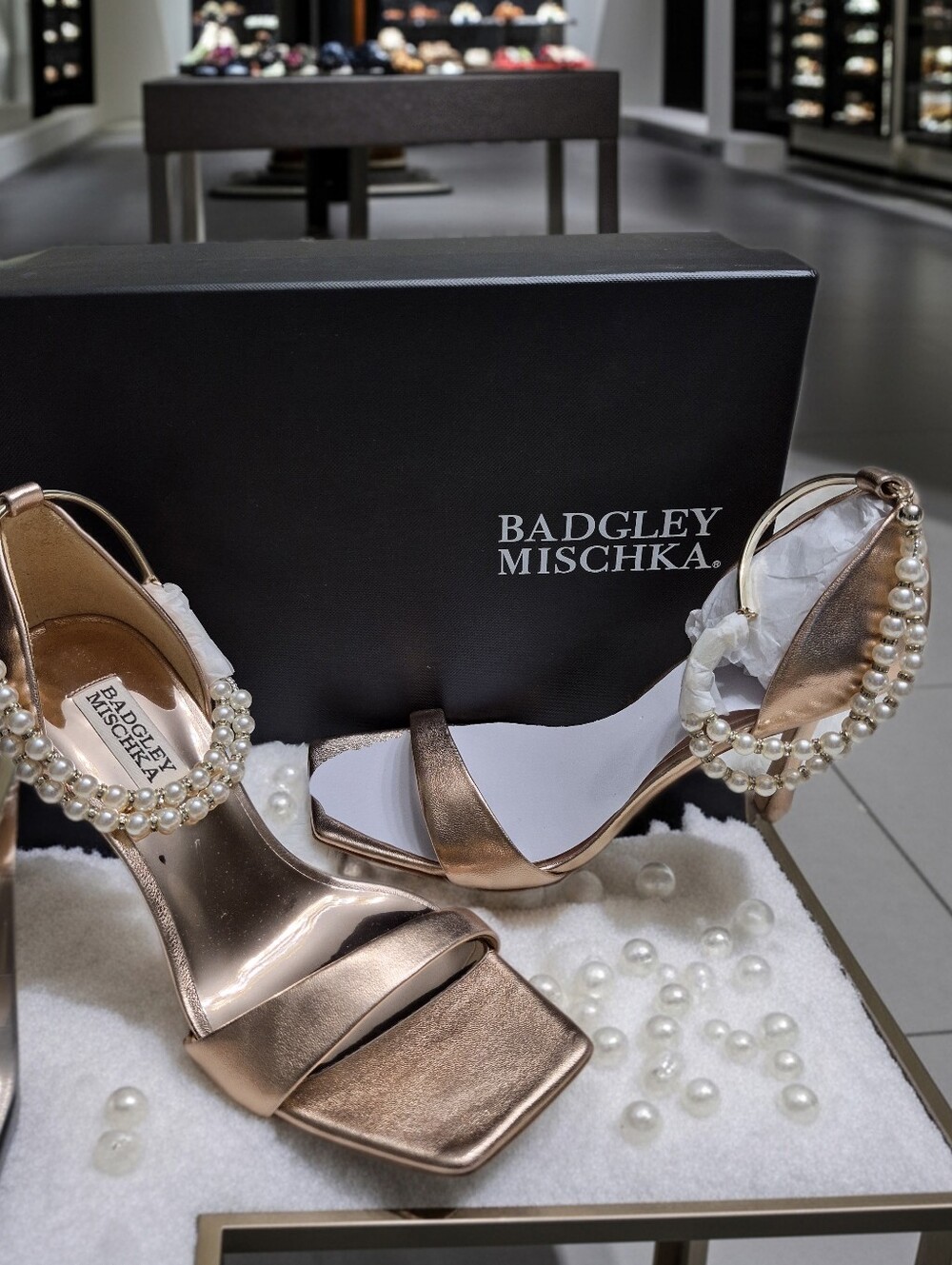 Badgley Mischka Collection Loretta Pearl Ankle Strap Sandals Women's Sz 7 $255